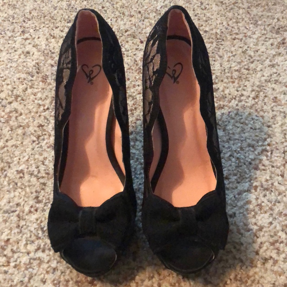 Never Been Worn; Size 7.5 Heels